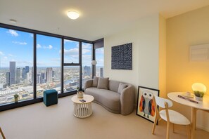 TV - Skyline on 568 Collins 1B1B (Melbourne)
