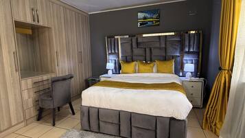2 habitaciones, tabla de planchar con plancha y cuna de viaje