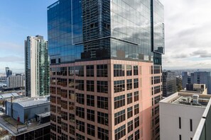 Exterior - MHYL #CBD Warm & Cozy 2b1b Apt (Melbourne)