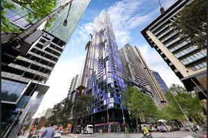 Exterior - MHYL #Lv 66 Skyline|2BR|V Market| MEL Central |Uni (Melbourne)