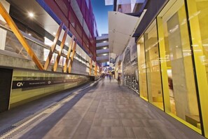 Exterior - MHYL #2BR+1P |MelCentral|State Library|China town (Melbourne)