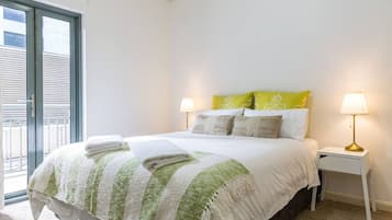 2 bedrooms, iron/ironing board, WiFi