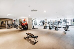 Fitness facility - MHYL #CBD Stylish 2BR Apt -1 king & 2 singles beds (Melbourne)
