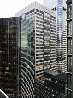 Exterior - MHYL #CBD Stylish 2BR Apt -1 king & 2 singles beds (Melbourne)