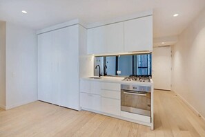 Fridge, microwave, oven, stovetop - MHYL #CBD2BR | VIC Market | Mel Uni | Mel Centre (Melbourne)