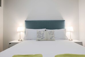1 bedroom, desk, iron/ironing board, WiFi - MHYL #CBD-Queen Victoria Market-Flagstaff 1BR Apt (Melbourne)