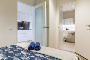 1 bedroom, iron/ironing board, WiFi - MHYL # CBD stylish 1BR Apt with city view (Melbourne)