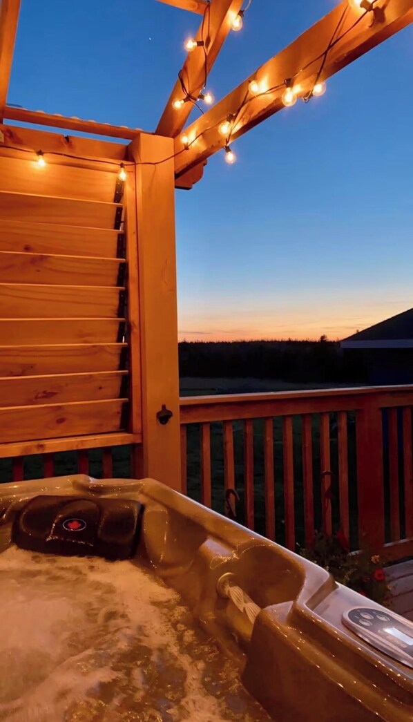 Bañera de hidromasaje al aire libre