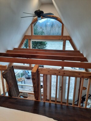 WiFi, bed sheets - Serene river cabin retreat perfect to relax and explore North Cascades Park (Concrete)