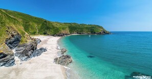 Beach - The Annex, Small Double Bed, Parking, Quiet. (Lostwithiel)