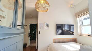 Fer et planche à repasser, Wi-Fi, literie fournie