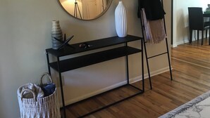 Interior - 1 bedroom condo walking distance to OHSU, close to VA, hiking trails! (Portland)
