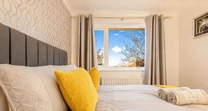 Threadgold|4 Bedroom Home|Sleeps 8 Guests|4 Beds|Leicester
