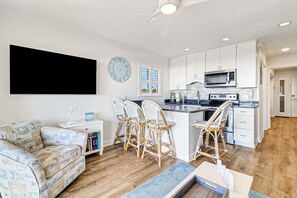 Interior - Direct Oceanfront condo with Amazing view of the ocean! Newly Remodeled! (Hilton Head Island)