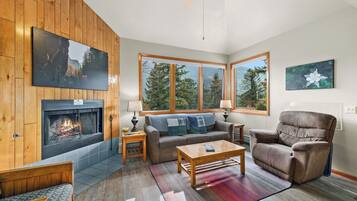 Télévision, cheminée