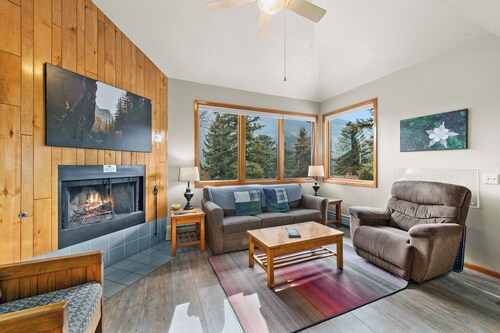 Great Lodge for family or groups - sleeps up to 7!  Very close to RMNP!