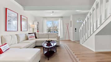 Televisión, videojuegos y futbolito