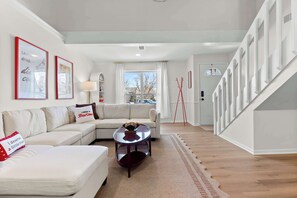 Televisio, videopelejä, pöytäjalkapallopöytä