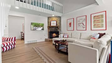 Televisión, videojuegos y futbolito