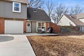 Exterior - The Diet Coke House_Soda Fountain_Sleeps8_Games (Overland Park)