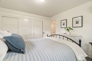 1 chambre, fer et planche à repasser, accès au Wi-Fi (inclus)