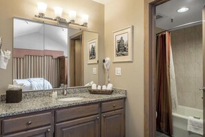 Hair dryer, towels, soap, toilet paper - Best Resort for Economical Skiing in Park City, UT - Studio (Park City)