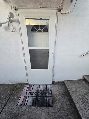 Exterior detail - Cozy 2-bedroom house in gorgeous Yonkers with AC (Yonkers)