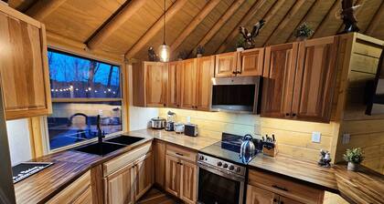 Eagle Retreat | Romantic Forest Yurt