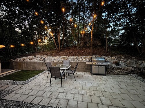 Charming Victorian Retreat in Quiet NH Town