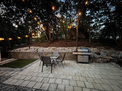 Charming Victorian Retreat in Quiet NH Town