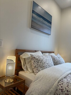 Iron/ironing board, WiFi, bed sheets - New 2BR Garden Suite with AC and private patio (Burnaby)