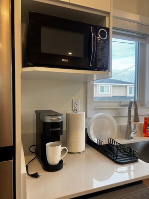 Private kitchen - New 2BR Garden Suite with AC and private patio (Burnaby)