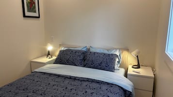 Iron/ironing board, WiFi, bed sheets