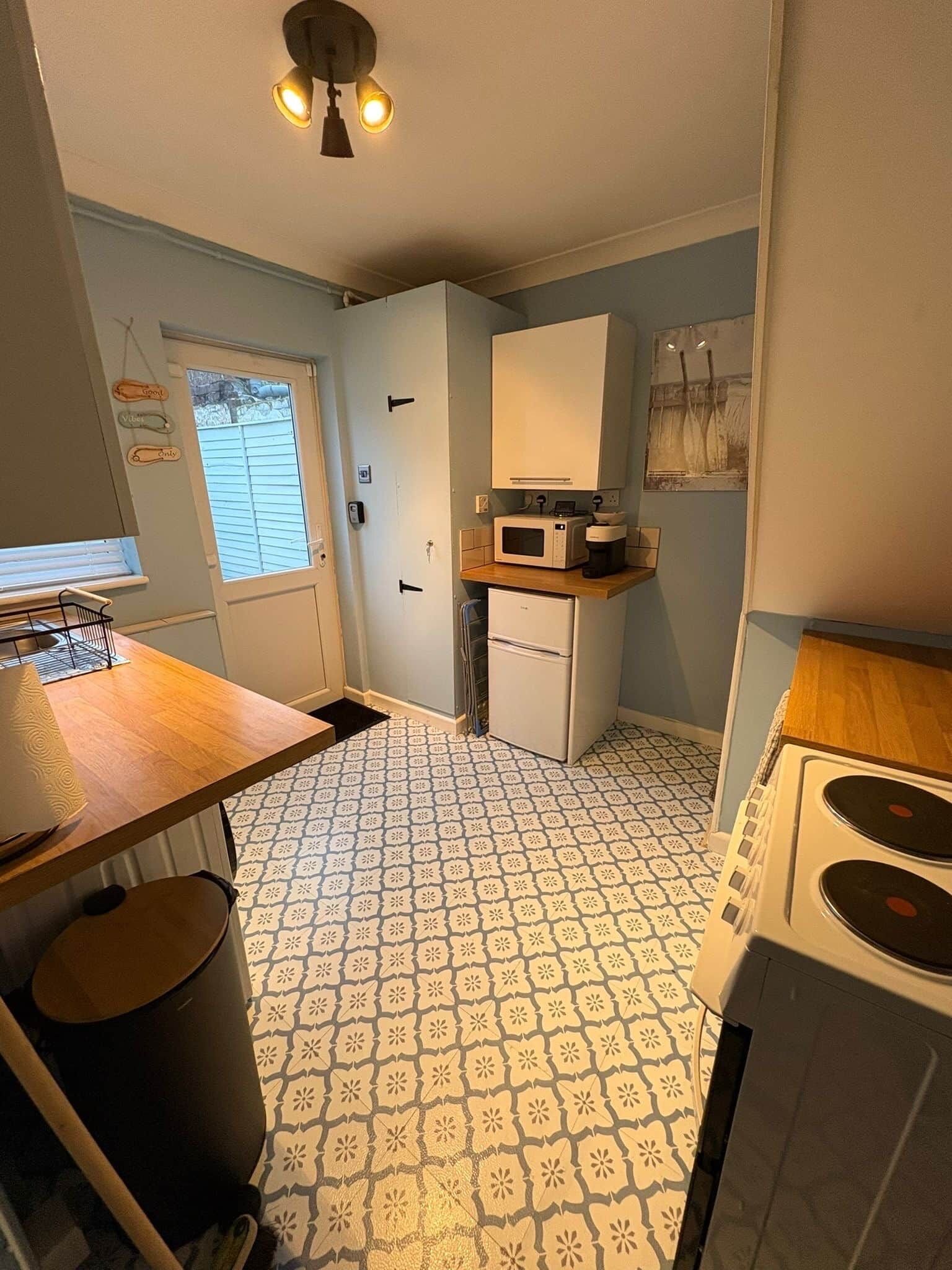 雪櫃、微波爐、焗爐、爐具