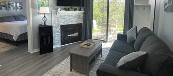 Ski-In Ski Out Mountain Side Condo