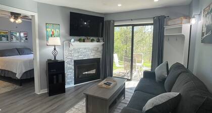 Ski-In Ski Out Mountain Side Condo