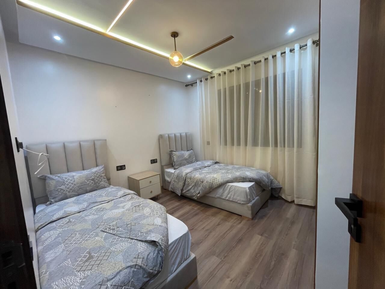 3 chambres, fer et planche à repasser, Wi-Fi, draps fournis