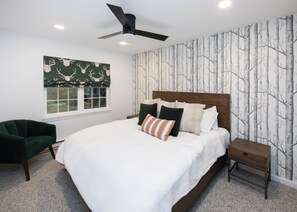 3 bedrooms, Internet, bed sheets - RENOVATED JIMINY PEAK MOUNTAINSIDE CONDO
Designer Interiors • Walk to Slopes (Hancock)