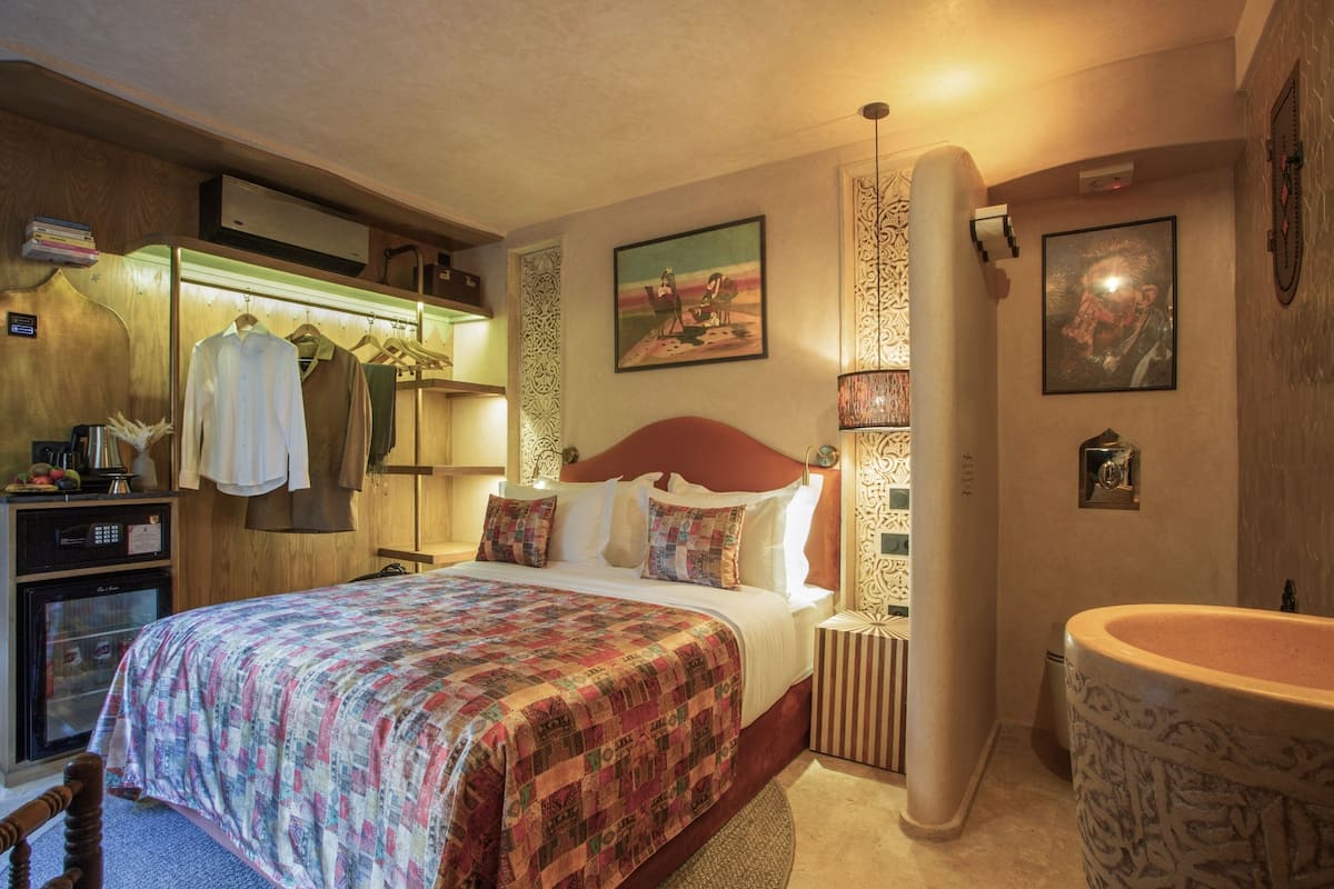 Superior Double Room, Private Bathroom | Free WiFi