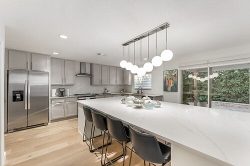  Art Inspired Coastal Retreat in Ponte Vedra Near Beach Ideal for Families