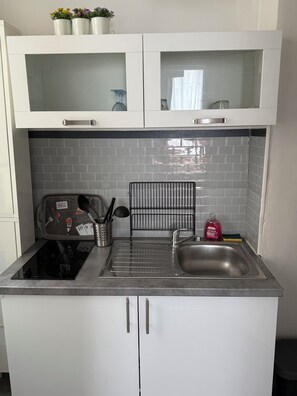 Microwave, stovetop - Quiet, modern apartment in Puteaux - La Défense (Puteaux)