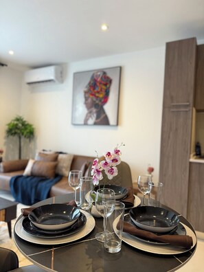 In-room dining - The Bantree (Accra)