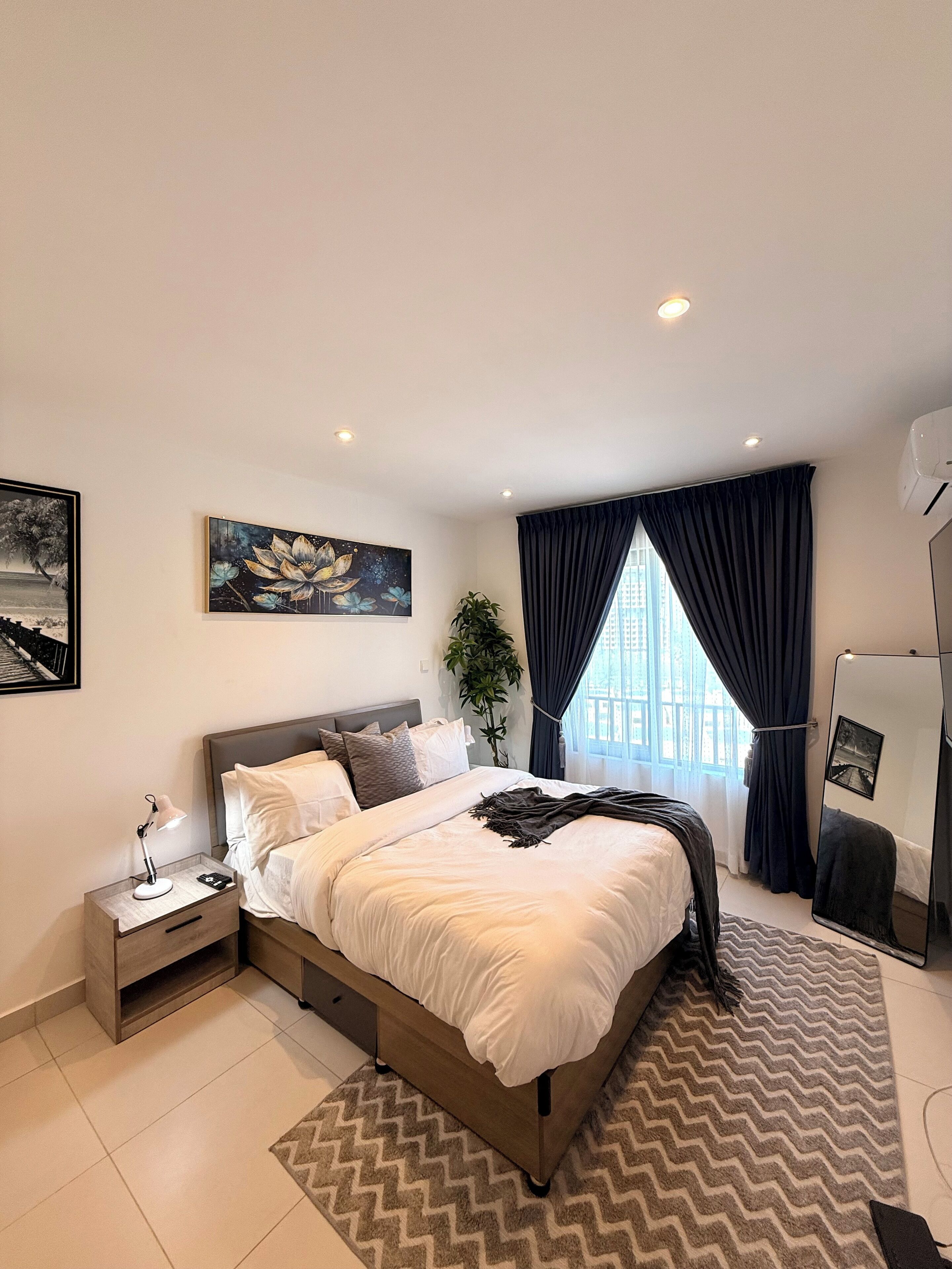 Deluxe Apartment, City View | Laptop workspace, soundproofing, iron/ironing board, free WiFi