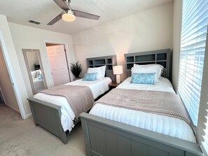 2 habitaciones, escritorio, wifi gratis y ropa de cama