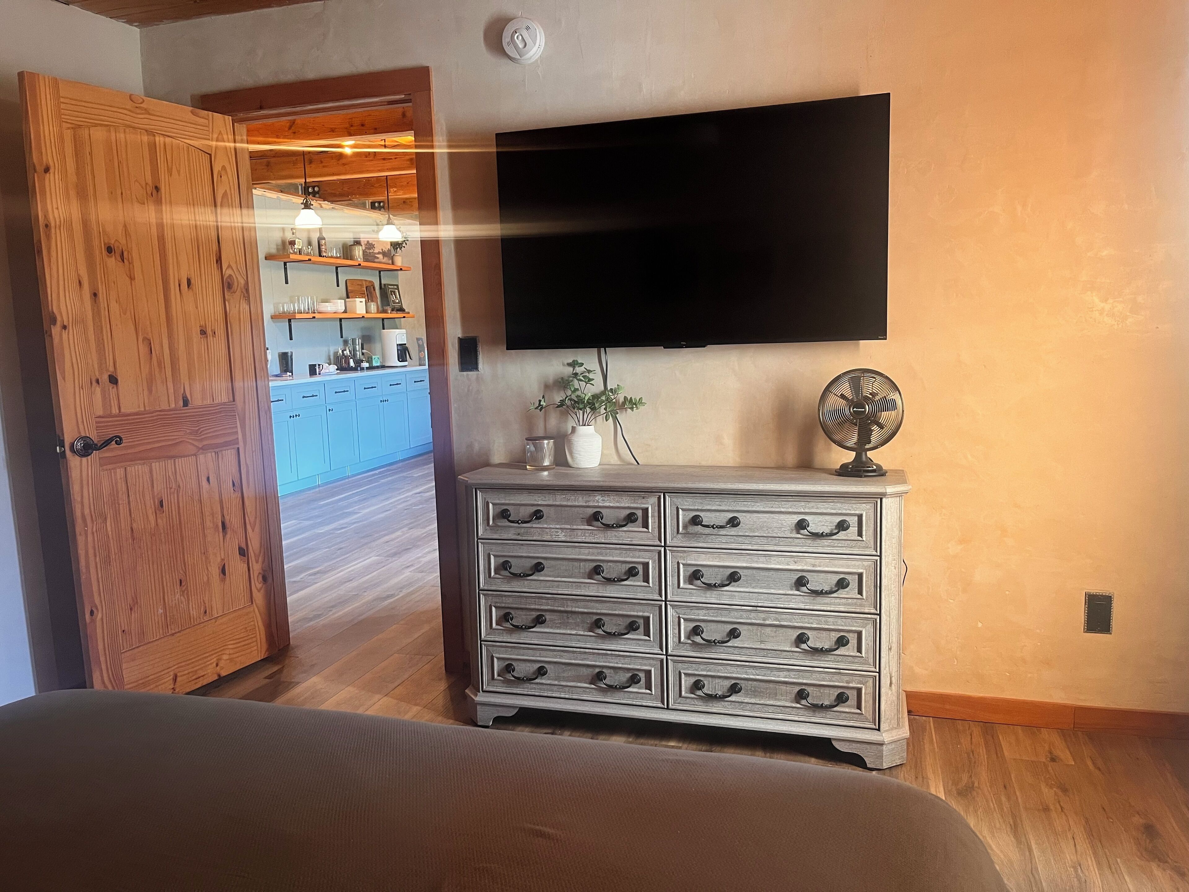 1 多间卧室、熨斗/熨衣板、WiFi、床单