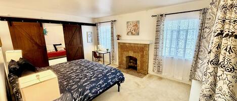 Bureau, Wi-Fi gratuit, draps fournis