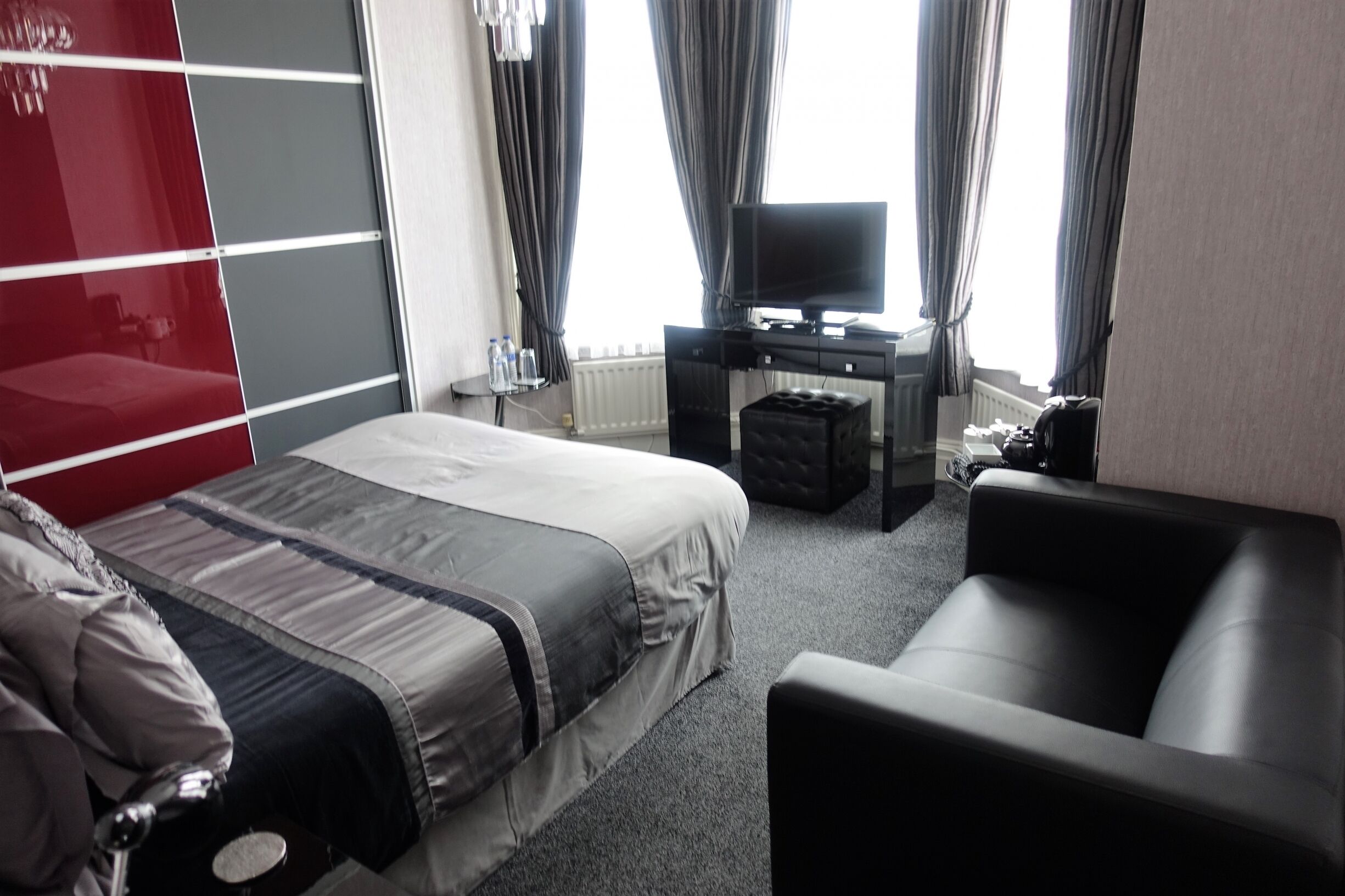 Standard Double Room | Iron/ironing board, free WiFi