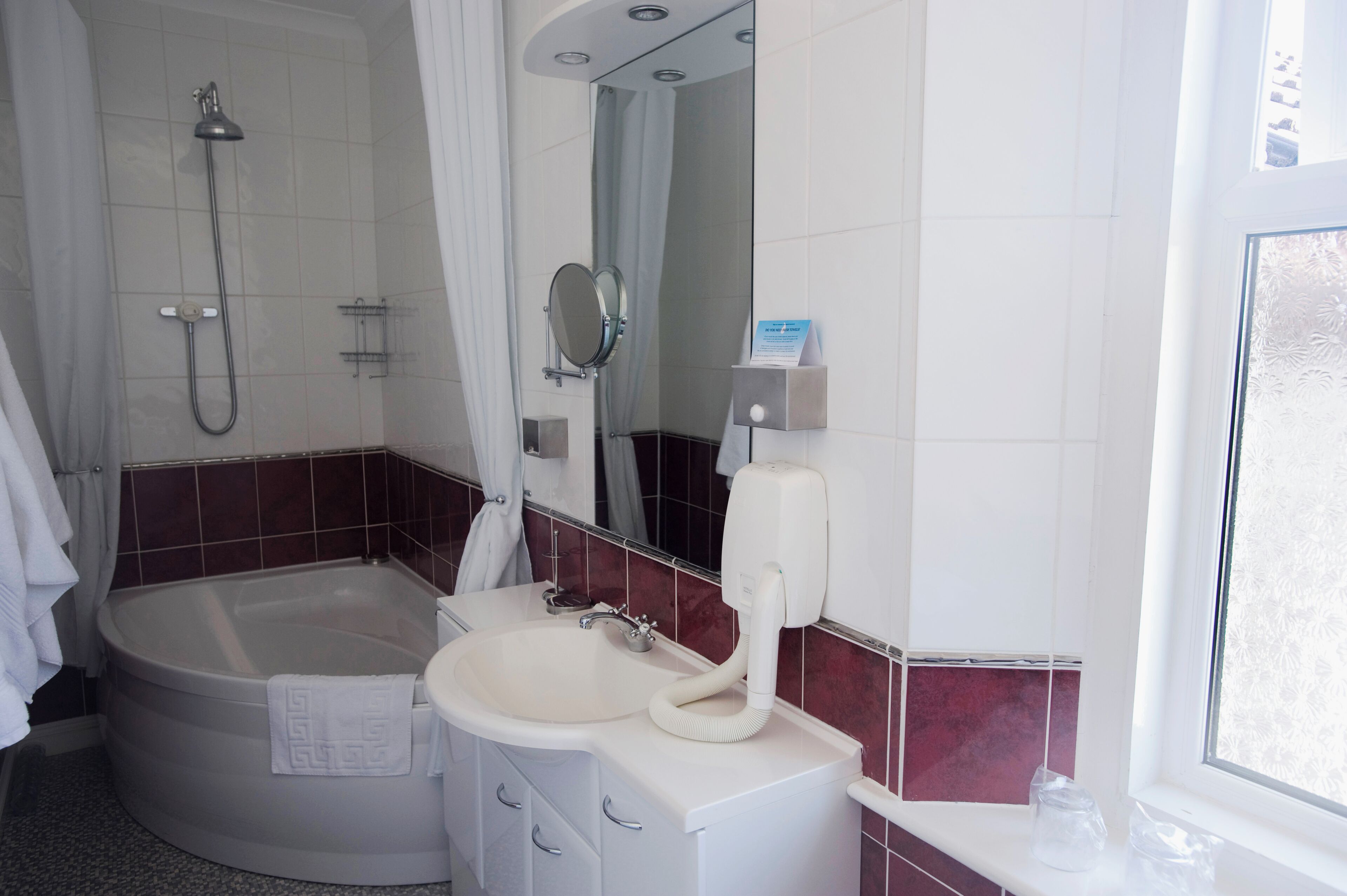 Superior Double Room | Bathroom