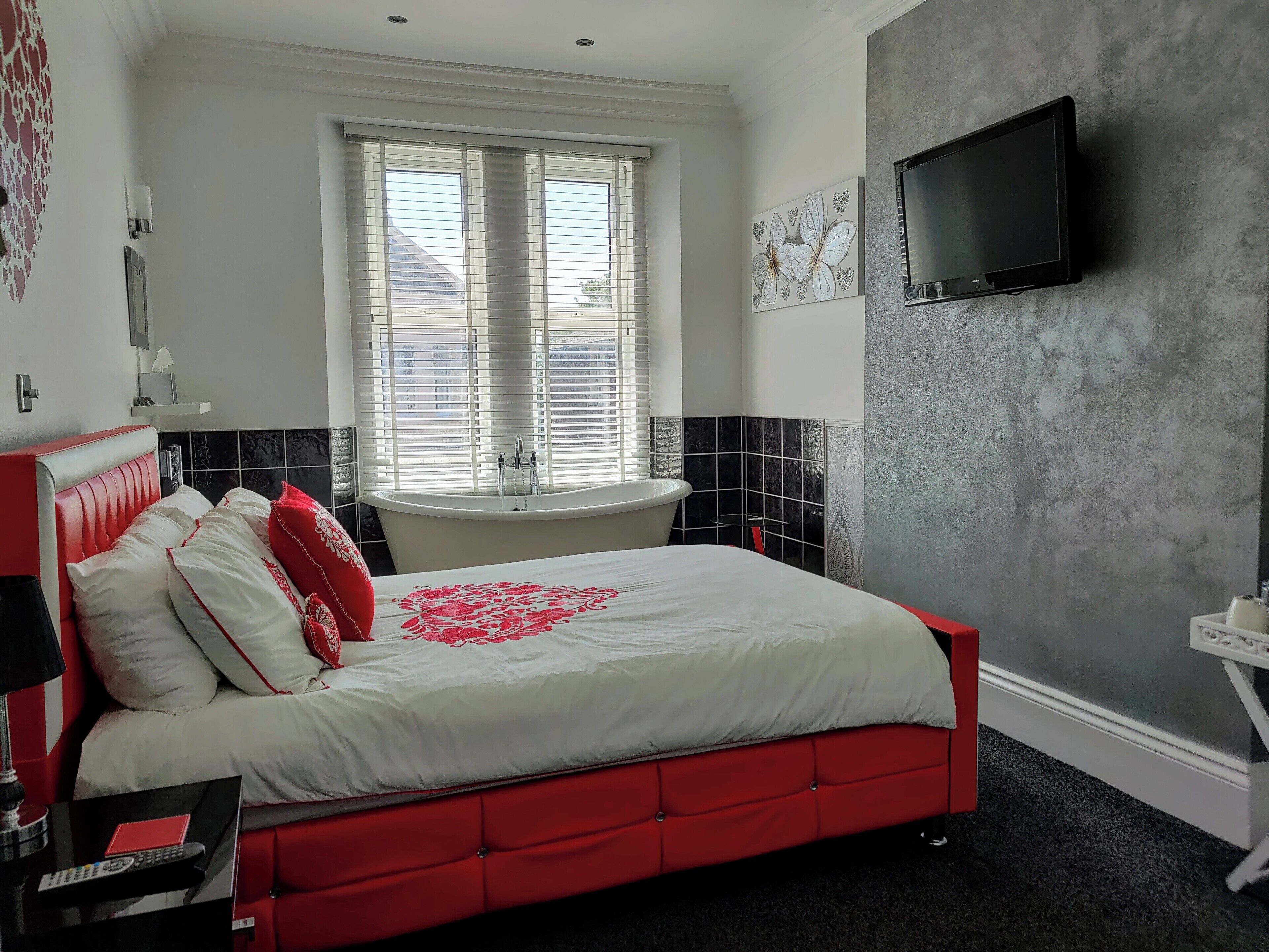 Kahden hengen superior-huone | Silitysrauta/-lauta, ilmainen Wi-Fi, pääsy pyörätuolilla