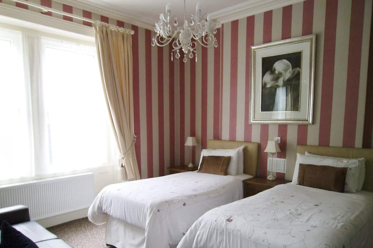 Superior Double or Twin Room, Courtyard View | Iron/ironing board, free WiFi, wheelchair access